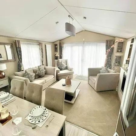 48 Pony Meadow - White Cross Bay