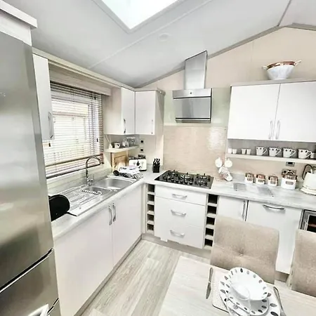 48 Pony Meadow - White Cross Bay Holiday home *