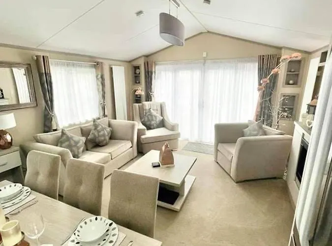 48 Pony Meadow - White Cross Bay